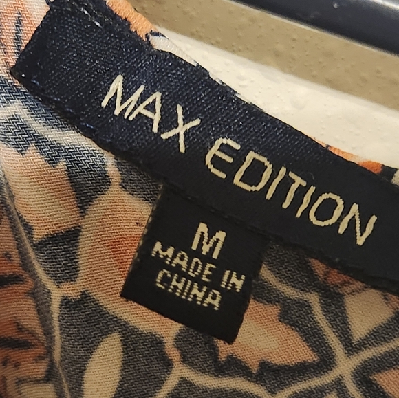 Max Edition Brand size Medium. - Picture 4 of 4